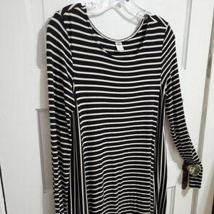 Old Navy Black & White Stripe dress M